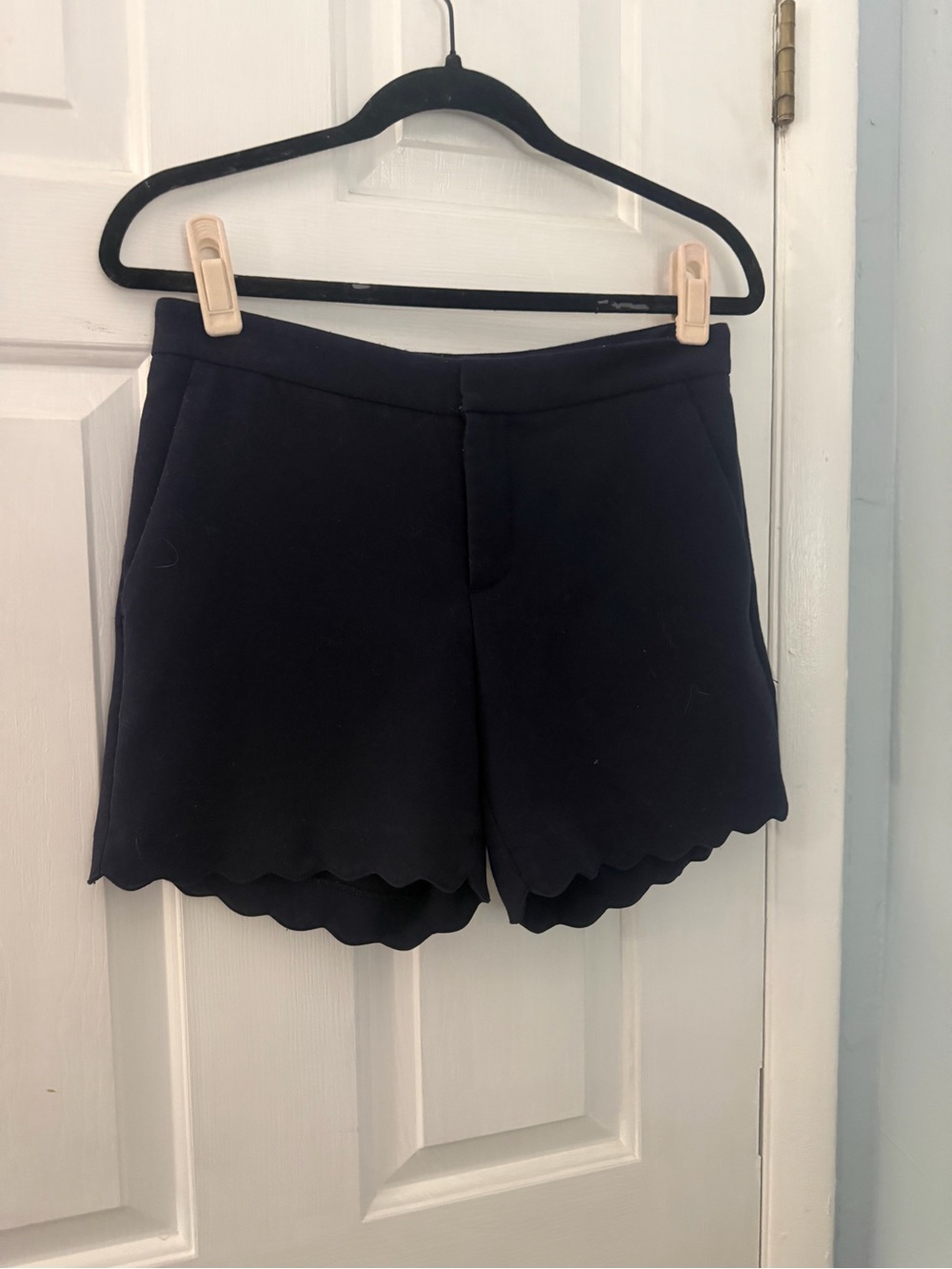 Banana Republic Navy Scalloped Hem Tailored Shorts Size 0